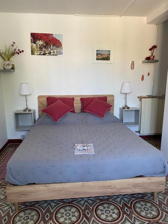 Bed and Breakfast Cote Court Л'Иль-сюр-ла-Сорг Экстерьер фото